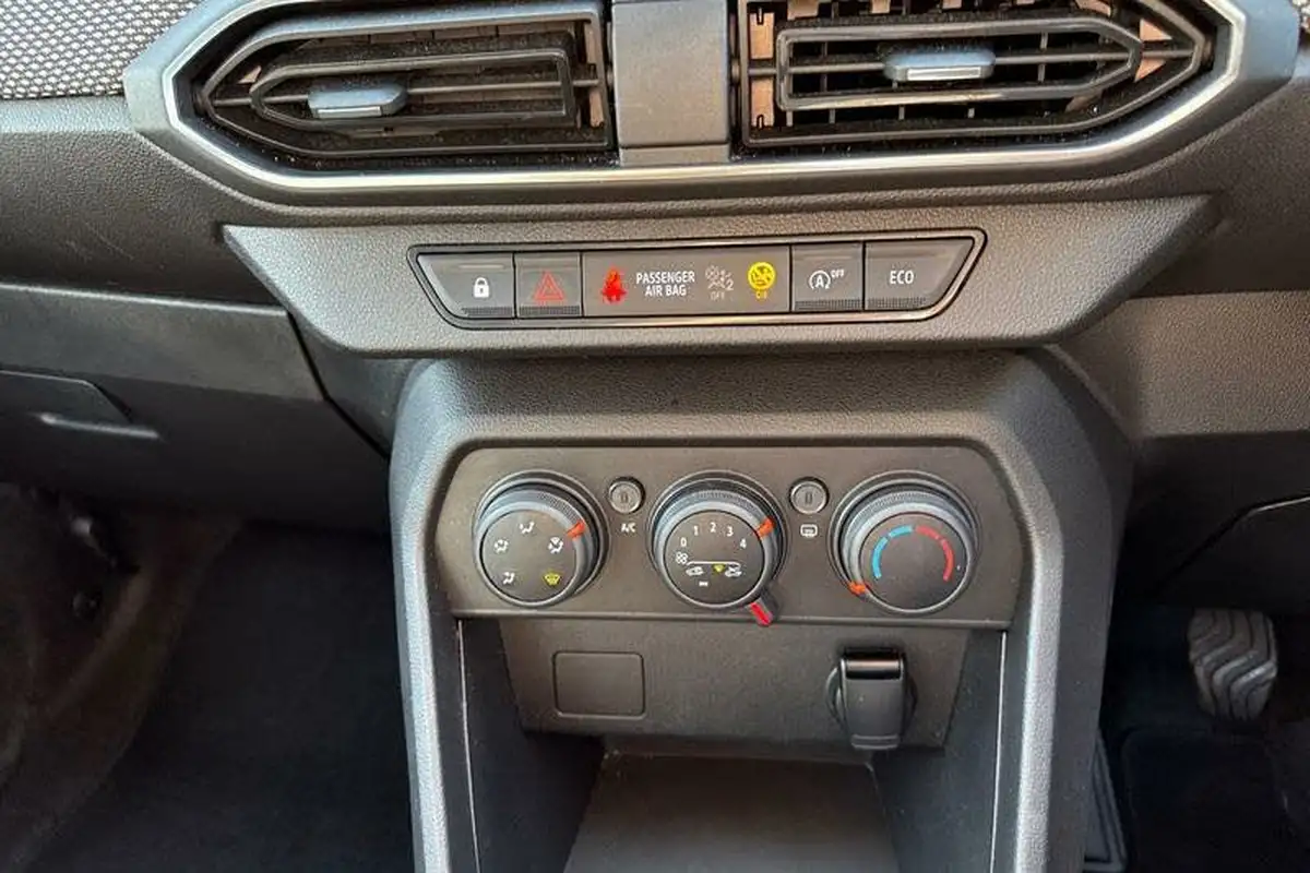 2022-dacia-jogger-10-tce-essential-big-23