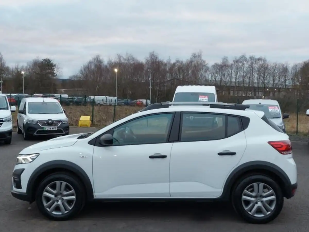 2022-dacia-sandero-stepway-10-tce-essential-90bhp-big-3