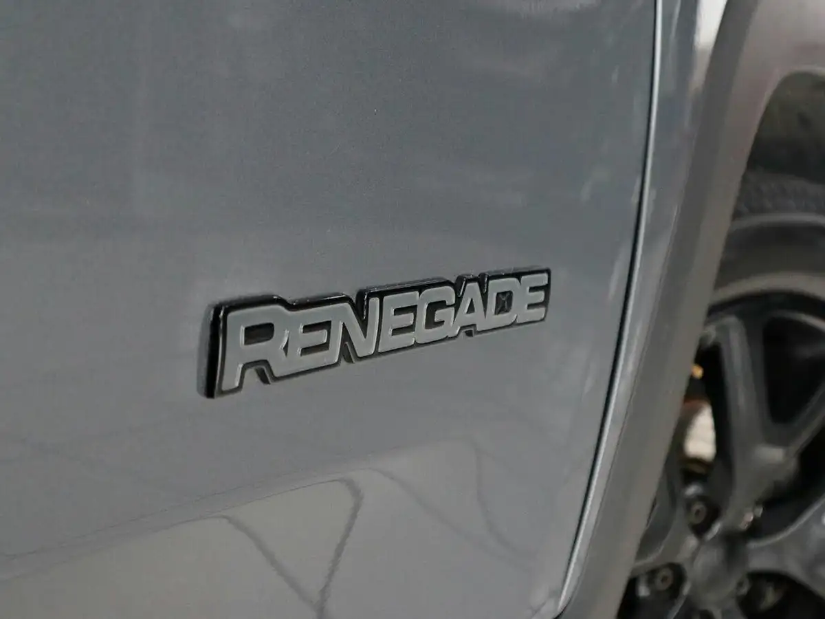 2021-jeep-renegade-10-gse-night-eagle-big-6