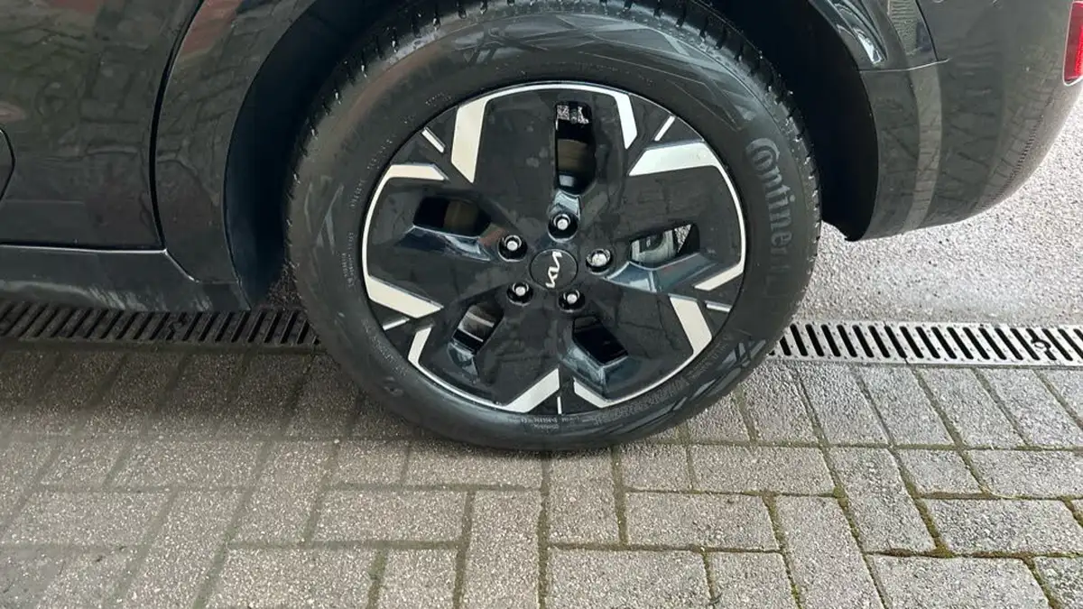 2023-kia-niro-ev-e-4-big-32