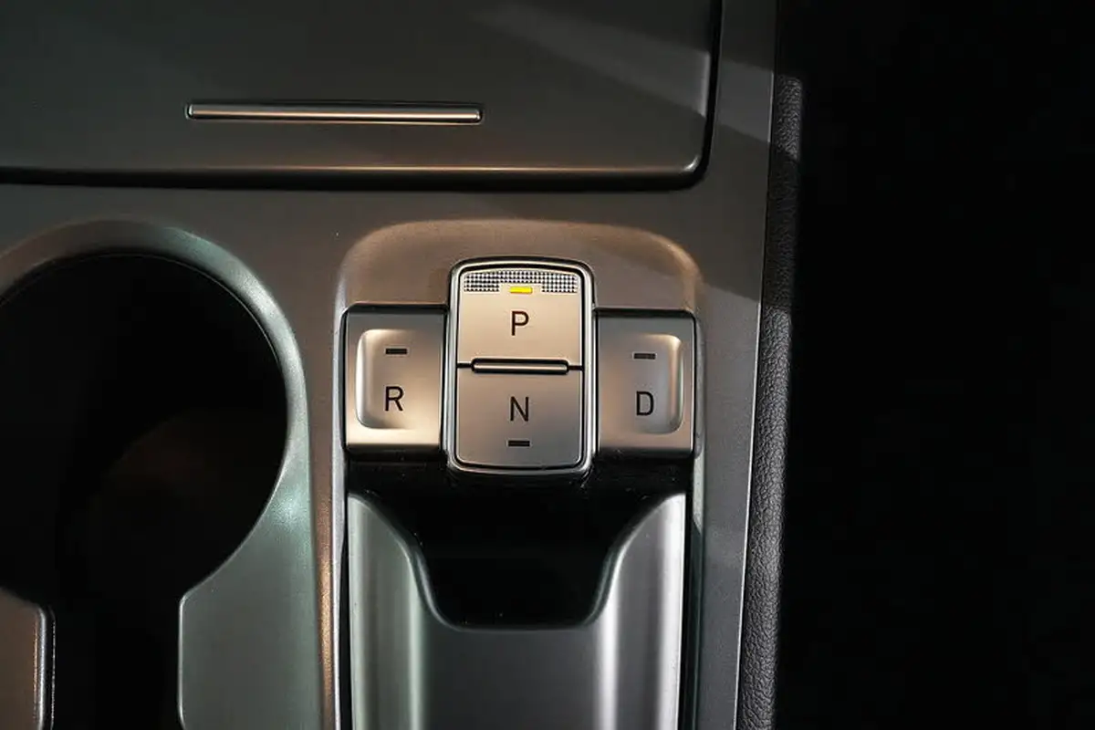 2022-hyundai-kona-e-premium-204ps-64kwh-7kw-obc-big-45