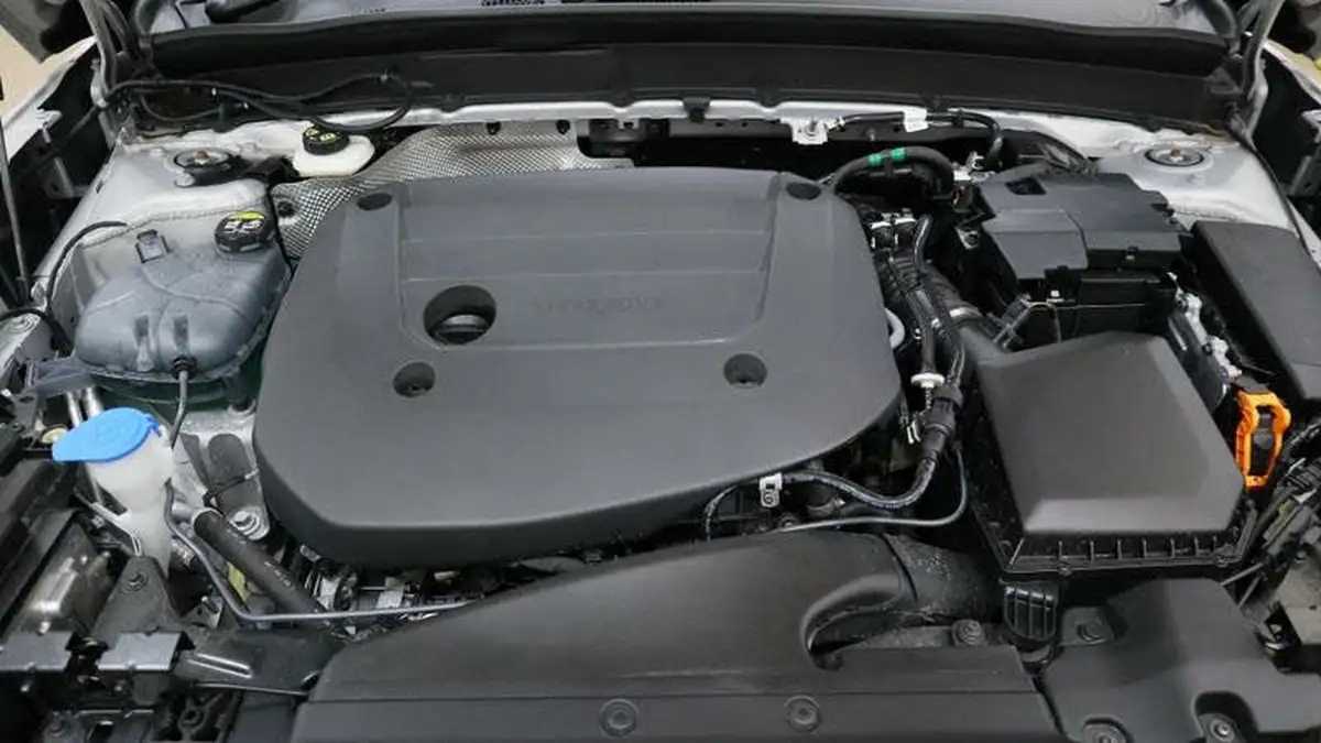 2024-volvo-xc40-20-b4-plus-big-17