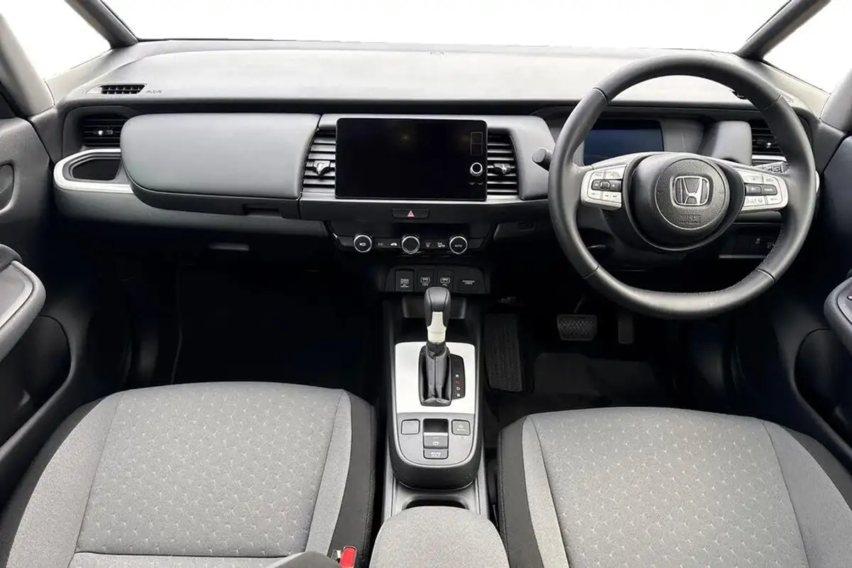 2024-honda-jazz-15-i-mmd-elegance-big-16