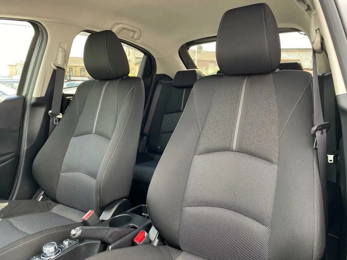 2019-mazda-mazda2-big-34