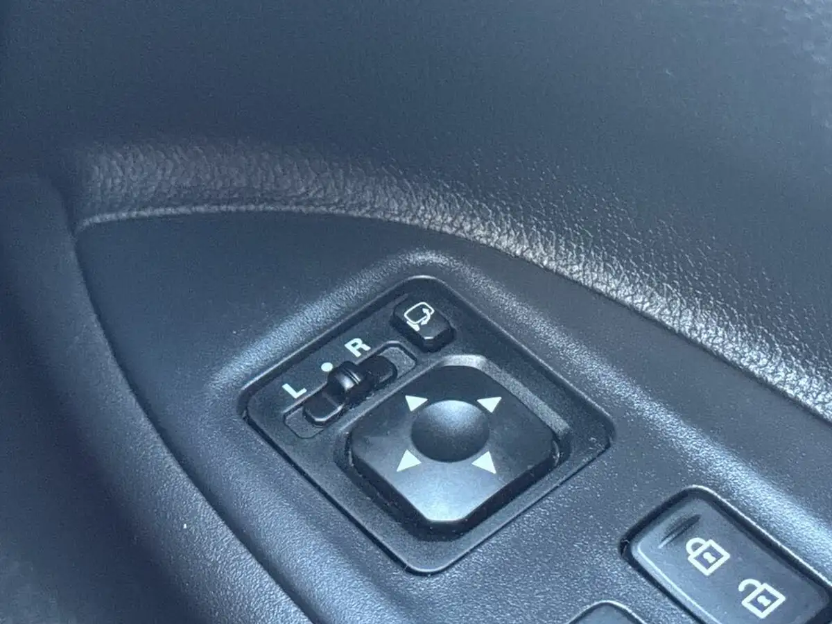 2020-mitsubishi-outlander-20-exceed-big-31