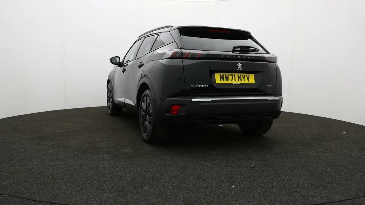 2021-peugeot-2008-suv-e-gt-premium-50kwh-big-70