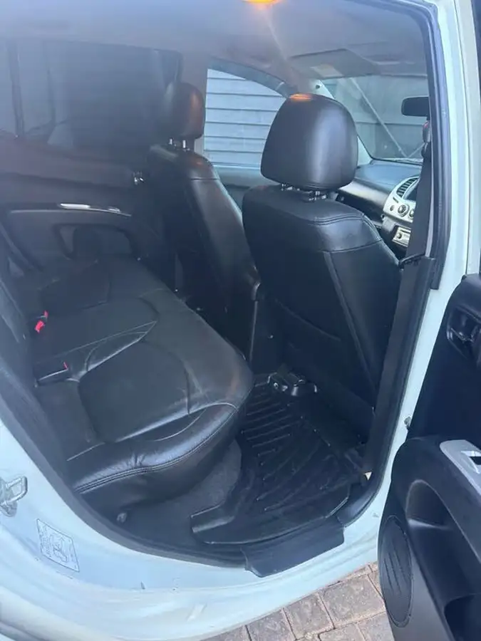 2014-mitsubishi-l200-25td-trojan-big-9