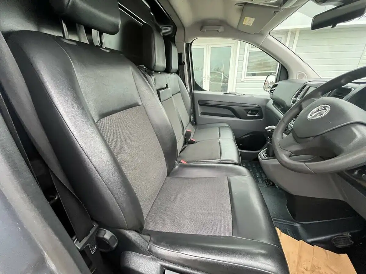 2020-vauxhall-vivaro-15td-2900-l2h1-sportive-big-13