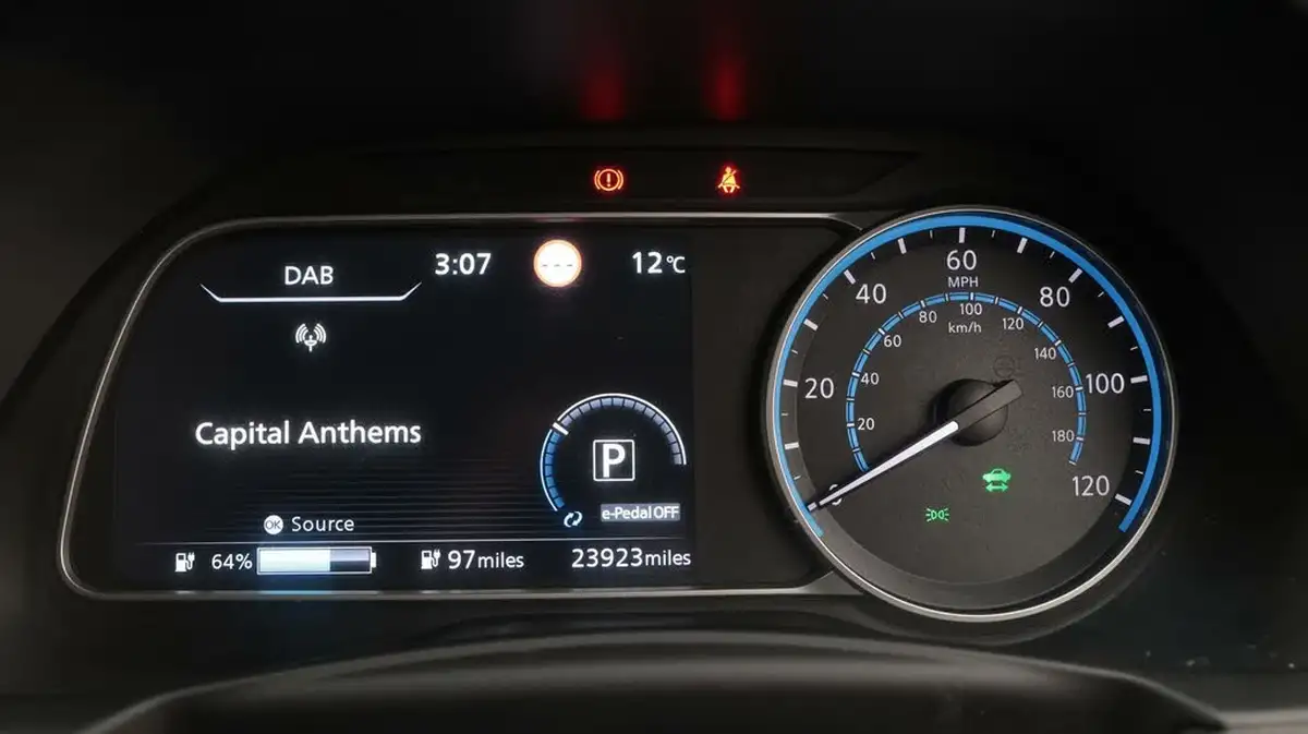 2022-nissan-leaf-e-acenta-39kwh-big-10