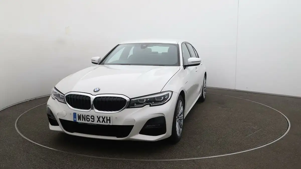 2019-bmw-3-series-20-330e-m-sport-plus-pack-big-35