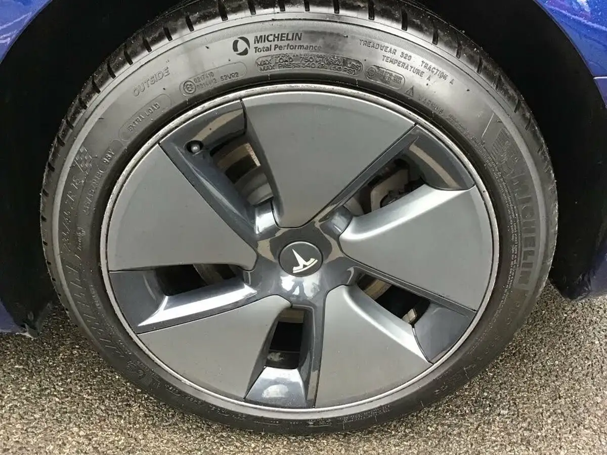 2021-tesla-model-3-e-long-range-awd-big-36