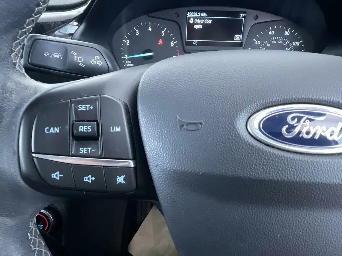 2019-ford-fiesta-11-ti-vct-zetec-5d-big-64