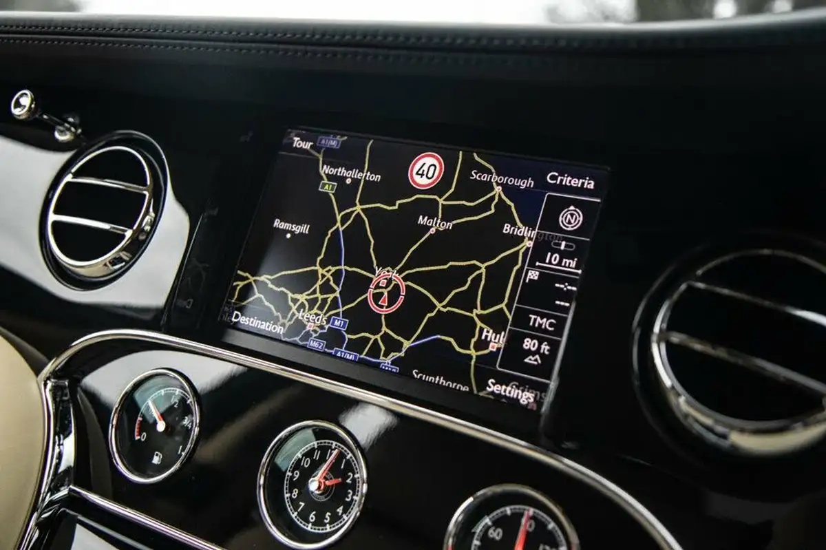 2012-bentley-mulsanne-675-big-35