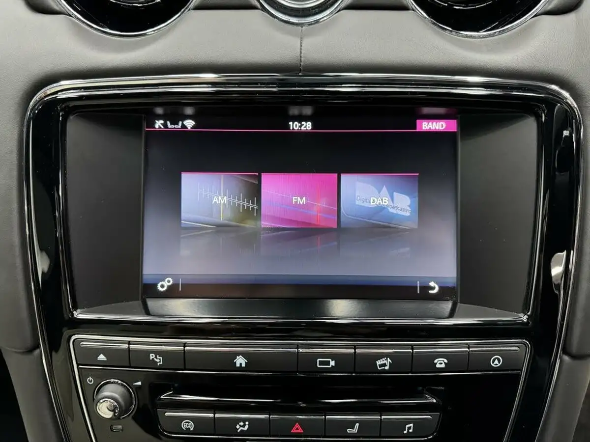 2016-jaguar-xj-series-30td-xj-r-sport-30tdv6-296bhp-big-33