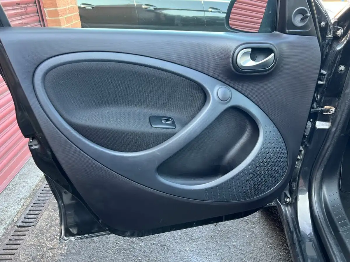 2016-smart-forfour-10-passion-71bhp-ss-big-10