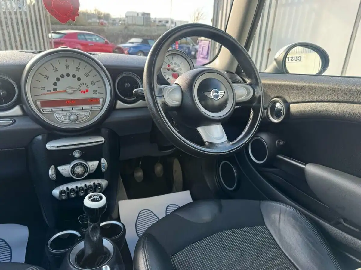 2008-mini-cooper-16-cooper-120bhp-hatchback-3d-big-13