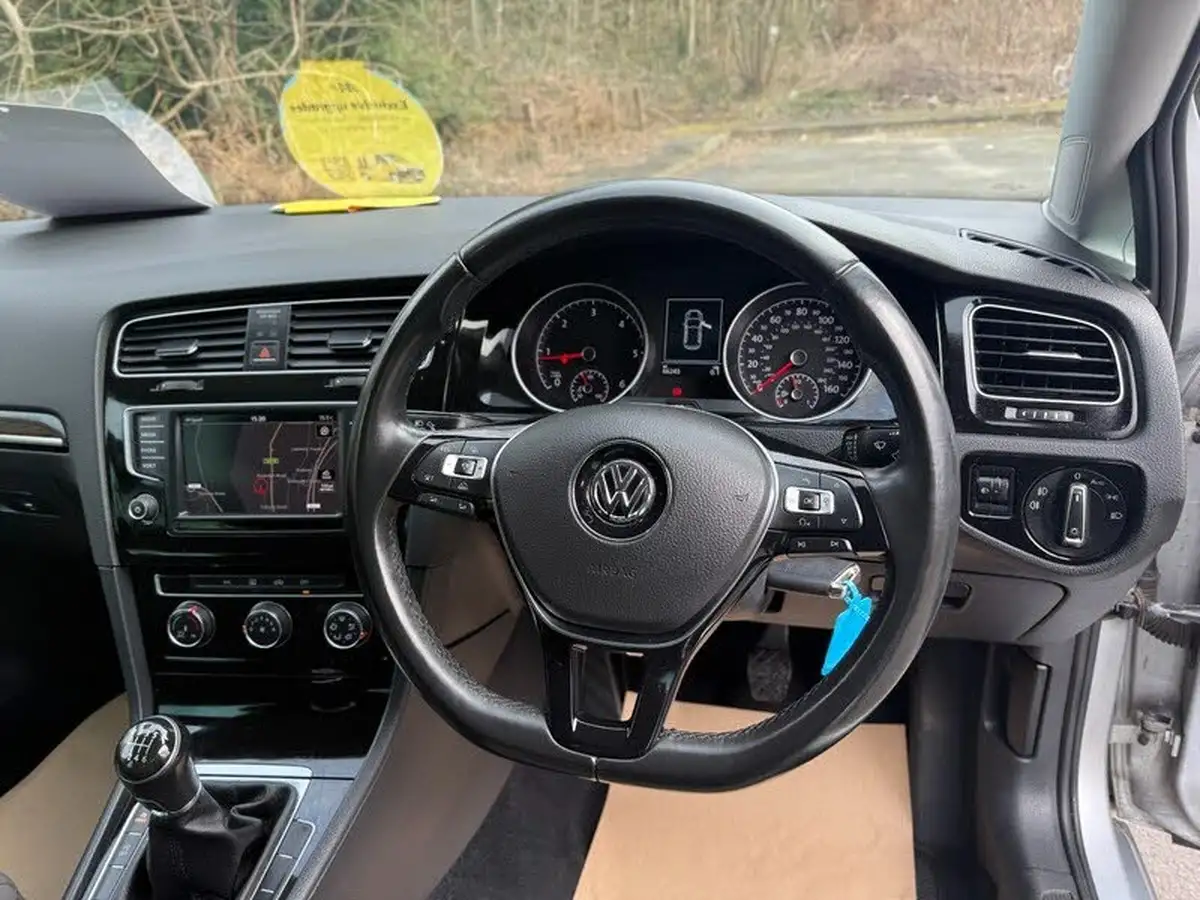 2015-volkswagen-golf-20tdi-gt-hatchback-5d-big-6
