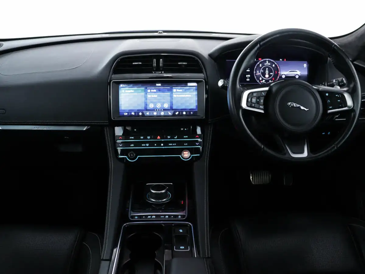 2020-jaguar-f-pace-20-i4d-chequered-flag-240ps-big-14