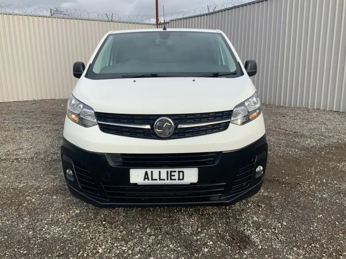 2020-vauxhall-vivaro-15td-2900-l2h1-dynamic-big-1