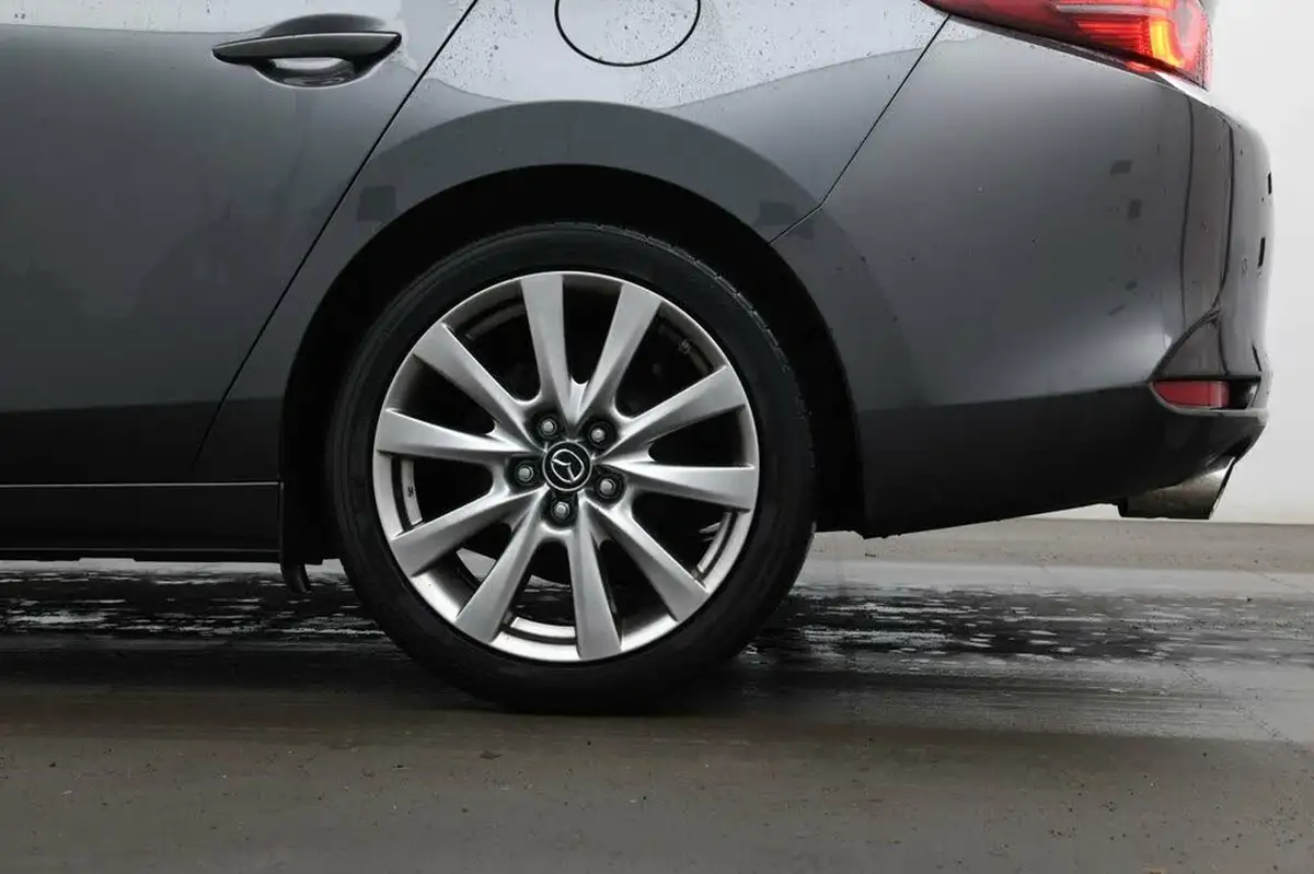 2019-mazda-mazda3-20-gt-sport-180ps-saloon-4d-big-7