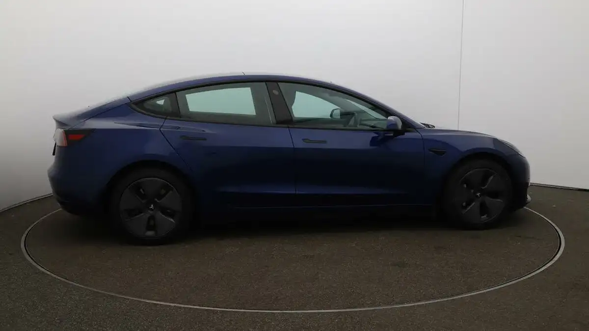 2022-tesla-model-3-e-rwd-big-41