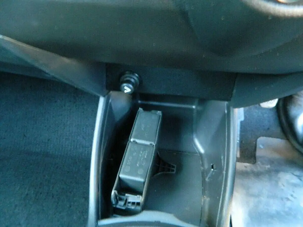 2009-honda-jazz-14-es-t-big-39