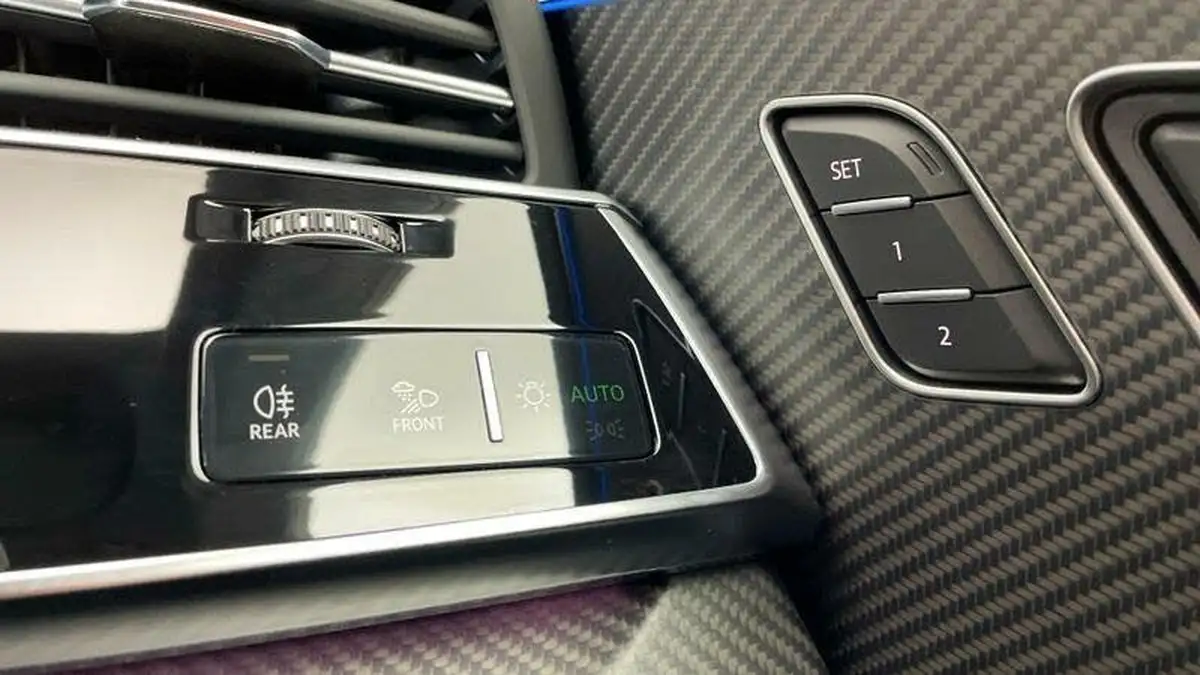 2024-audi-rs-q8-40-tfsi-launch-edition-big-23