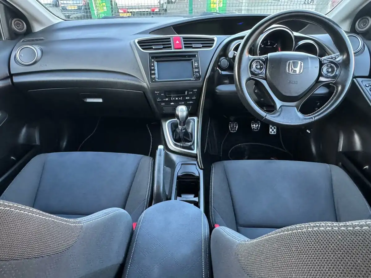 2014-honda-civic-16td-se-plus-t-hatchback-big-33
