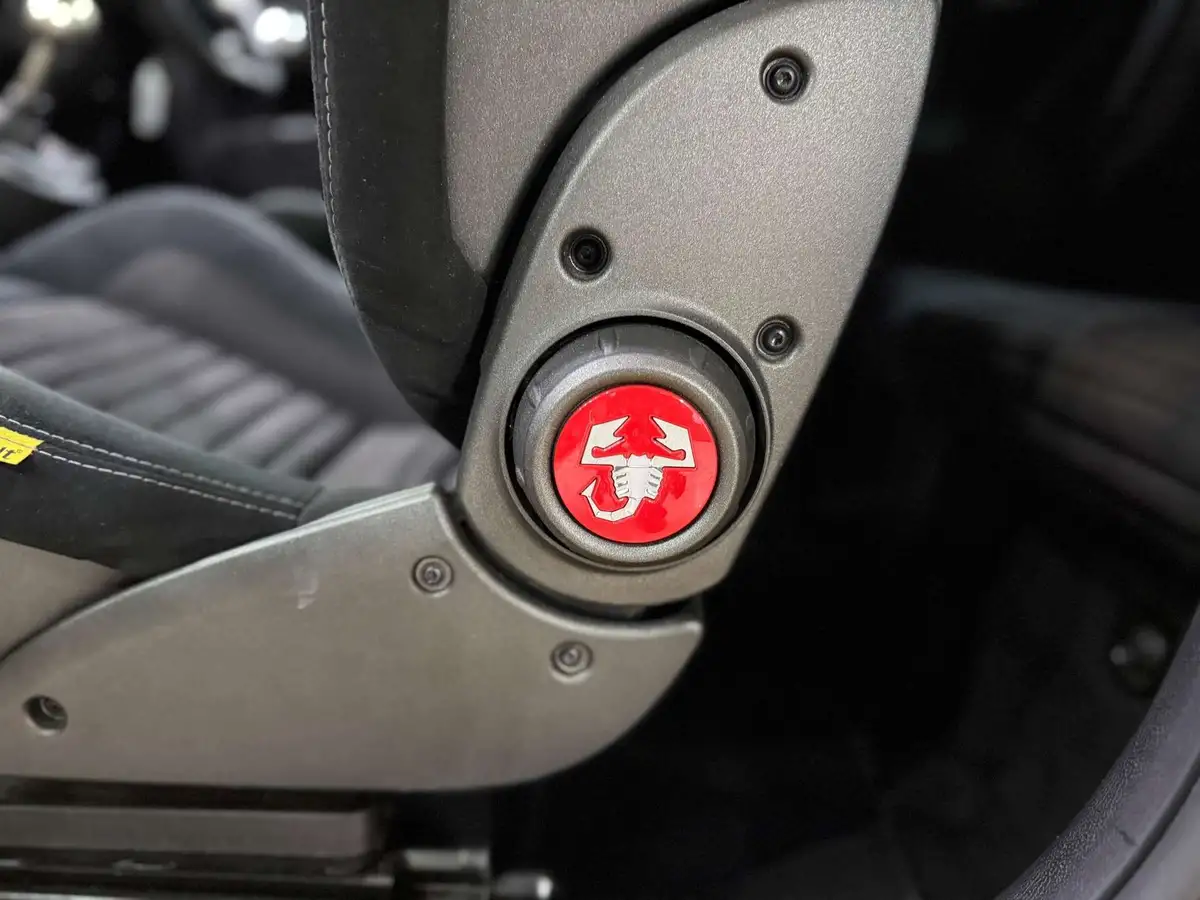 2016-abarth-595-14-tjet-competizione-big-47