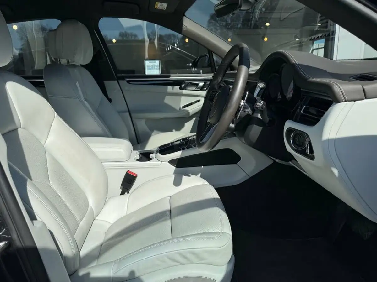 2021-porsche-macan-30-s-big-7