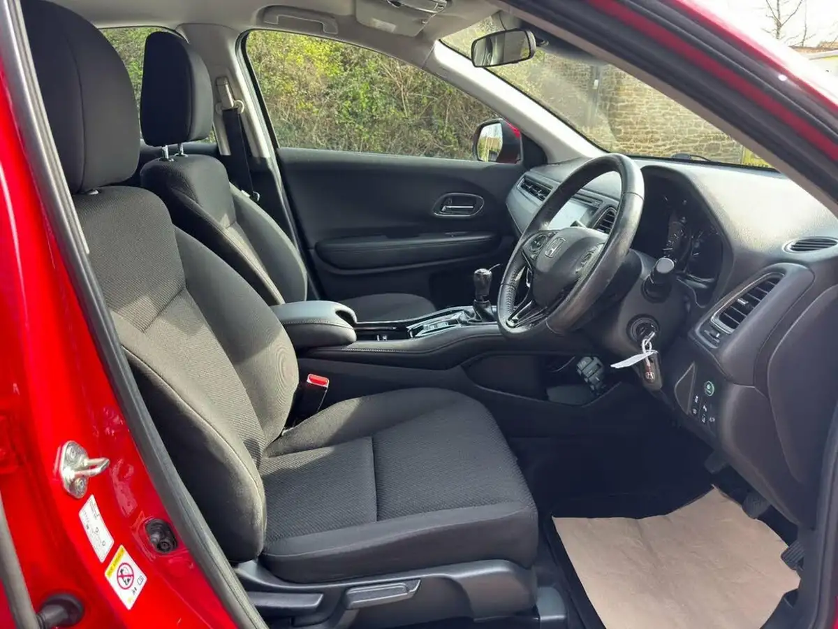 2016-honda-hr-v-16-i-dtec-se-navi-big-15