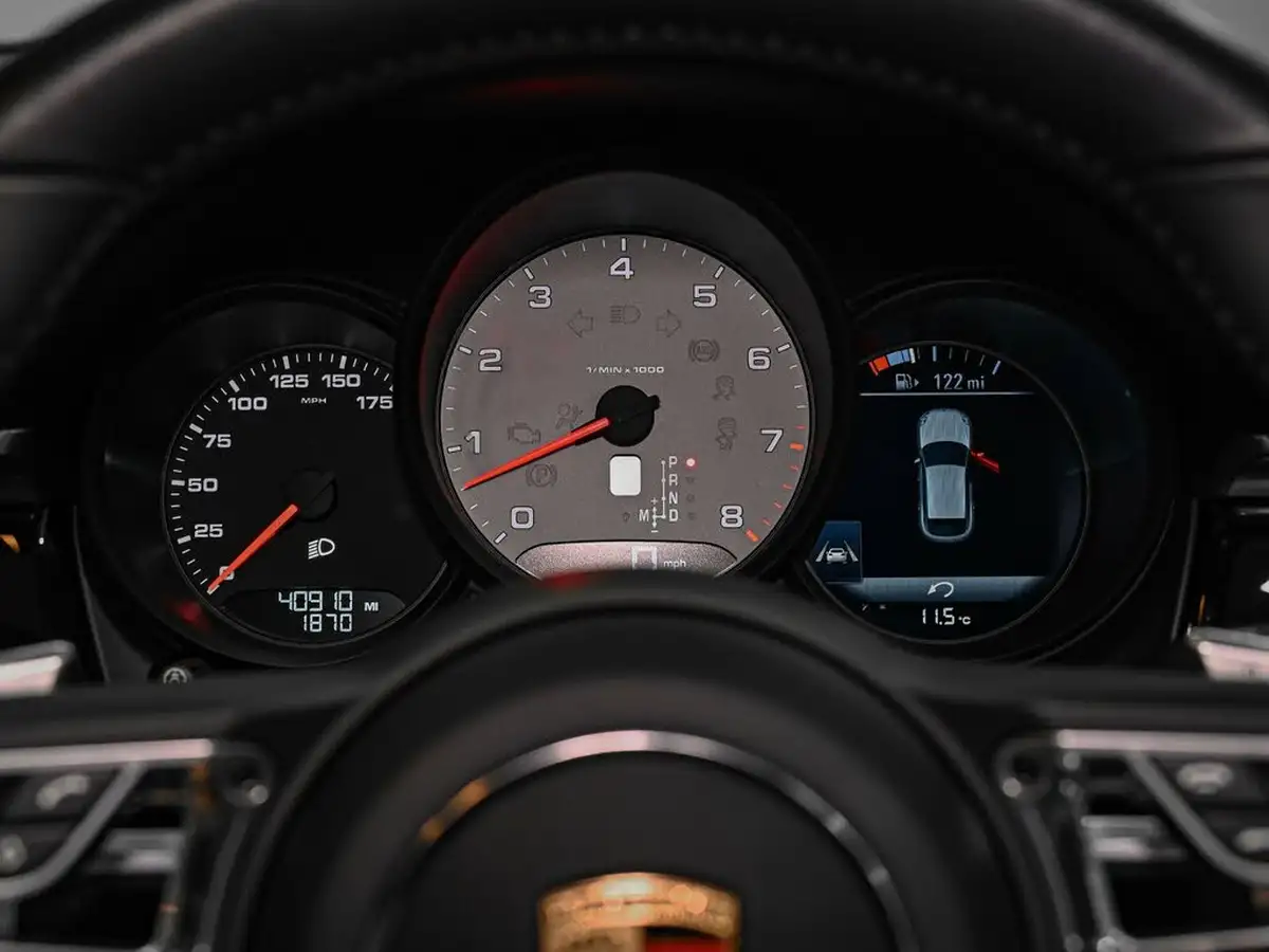 2021-porsche-macan-30-s-big-11