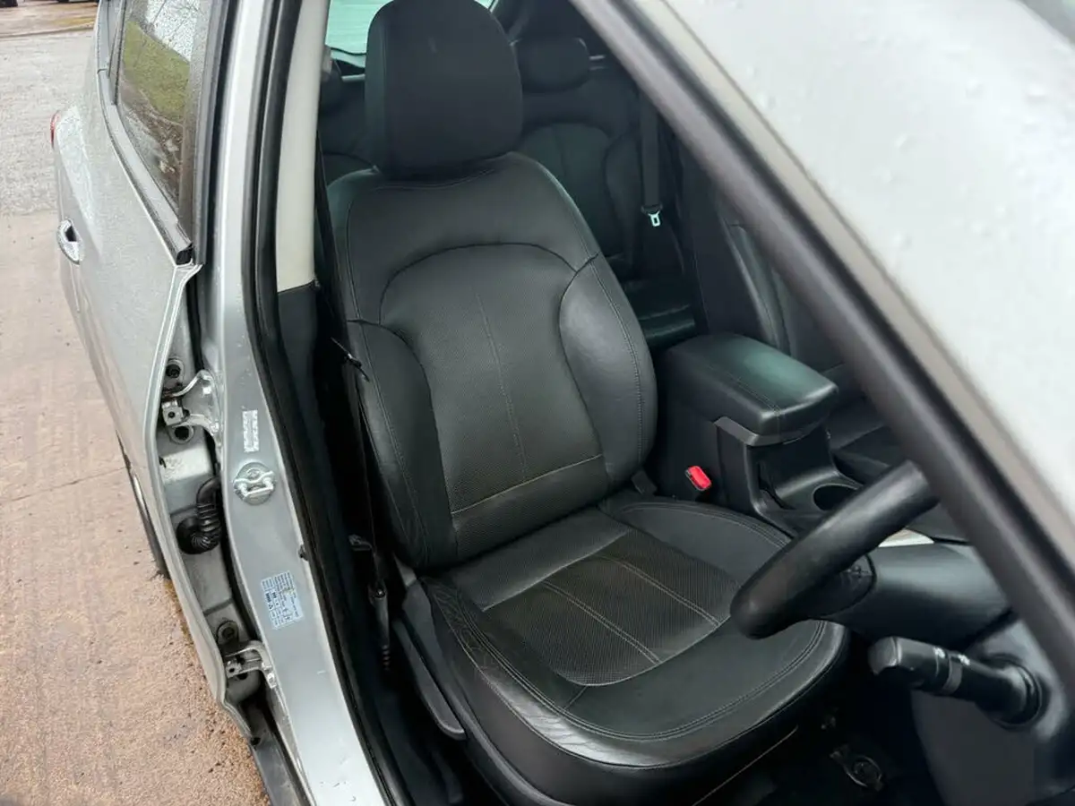 2012-hyundai-ix35-20td-premium-4wd-auto-big-25