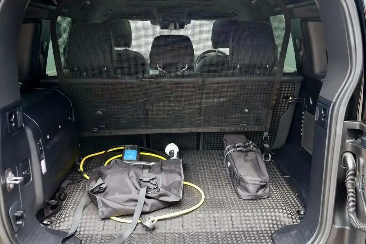 2021-land-rover-110-defender-20-p400e-x-dynamic-se-big-16
