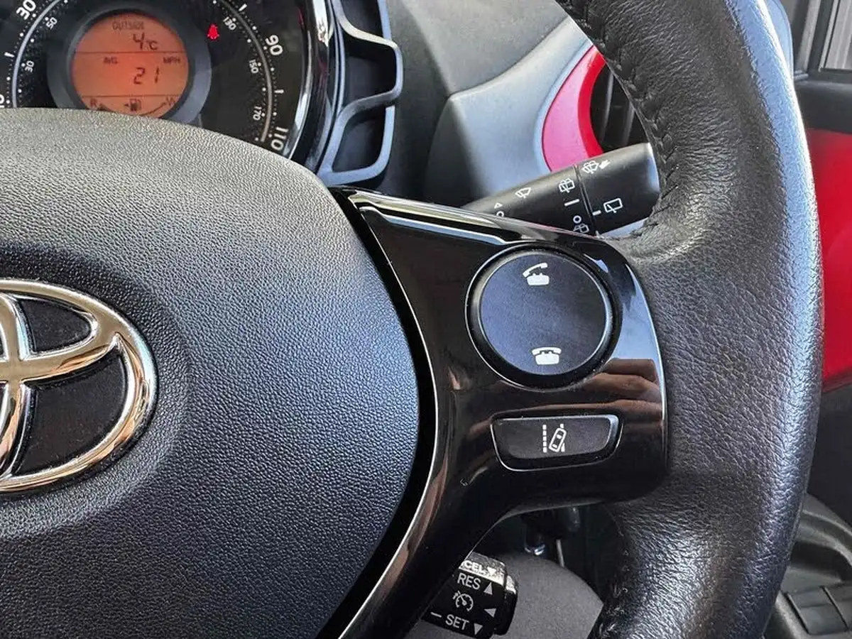 2021-toyota-aygo-10-vvt-i-x-play-tss-big-33