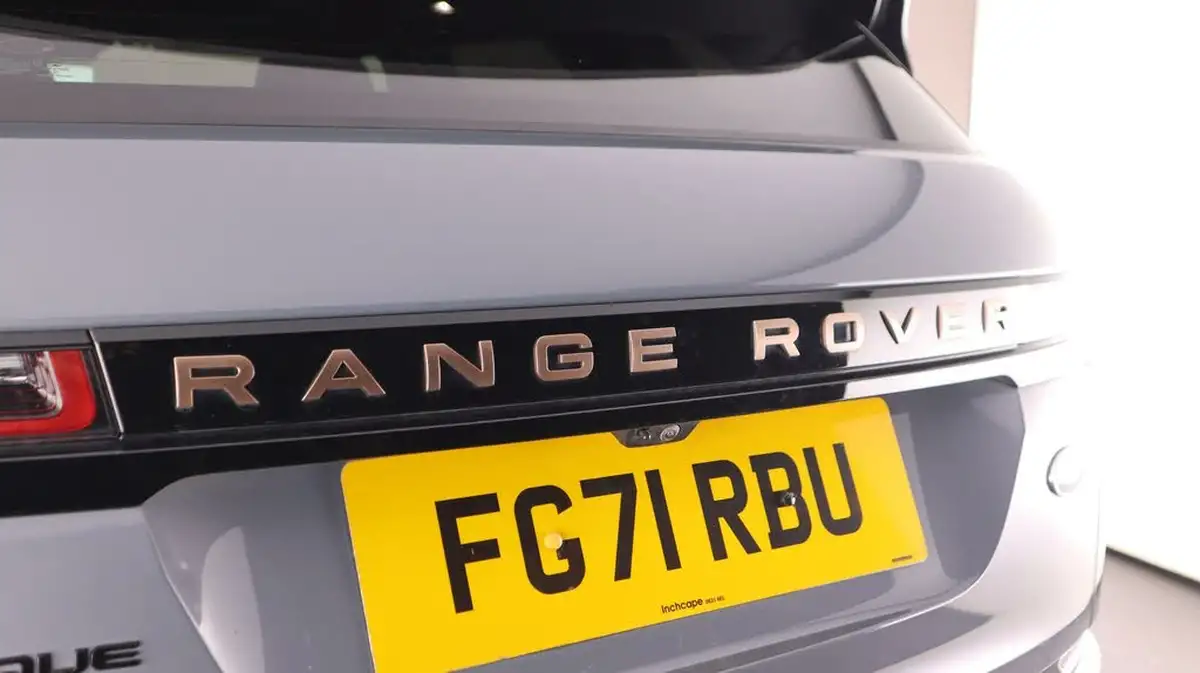 2022-land-rover-range-rover-evoque-15-p300e-autobiography-big-20