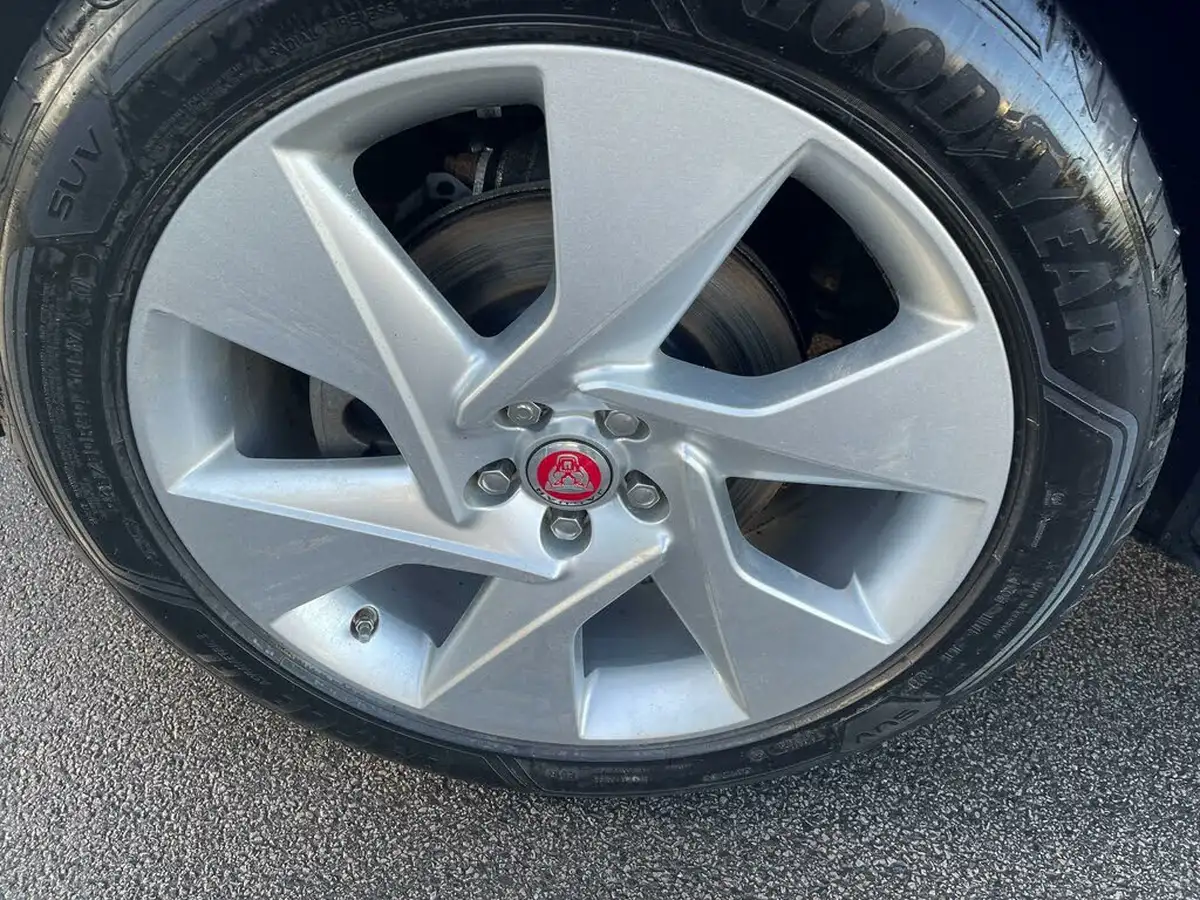 2019-jaguar-i-pace-ev400-se-big-24