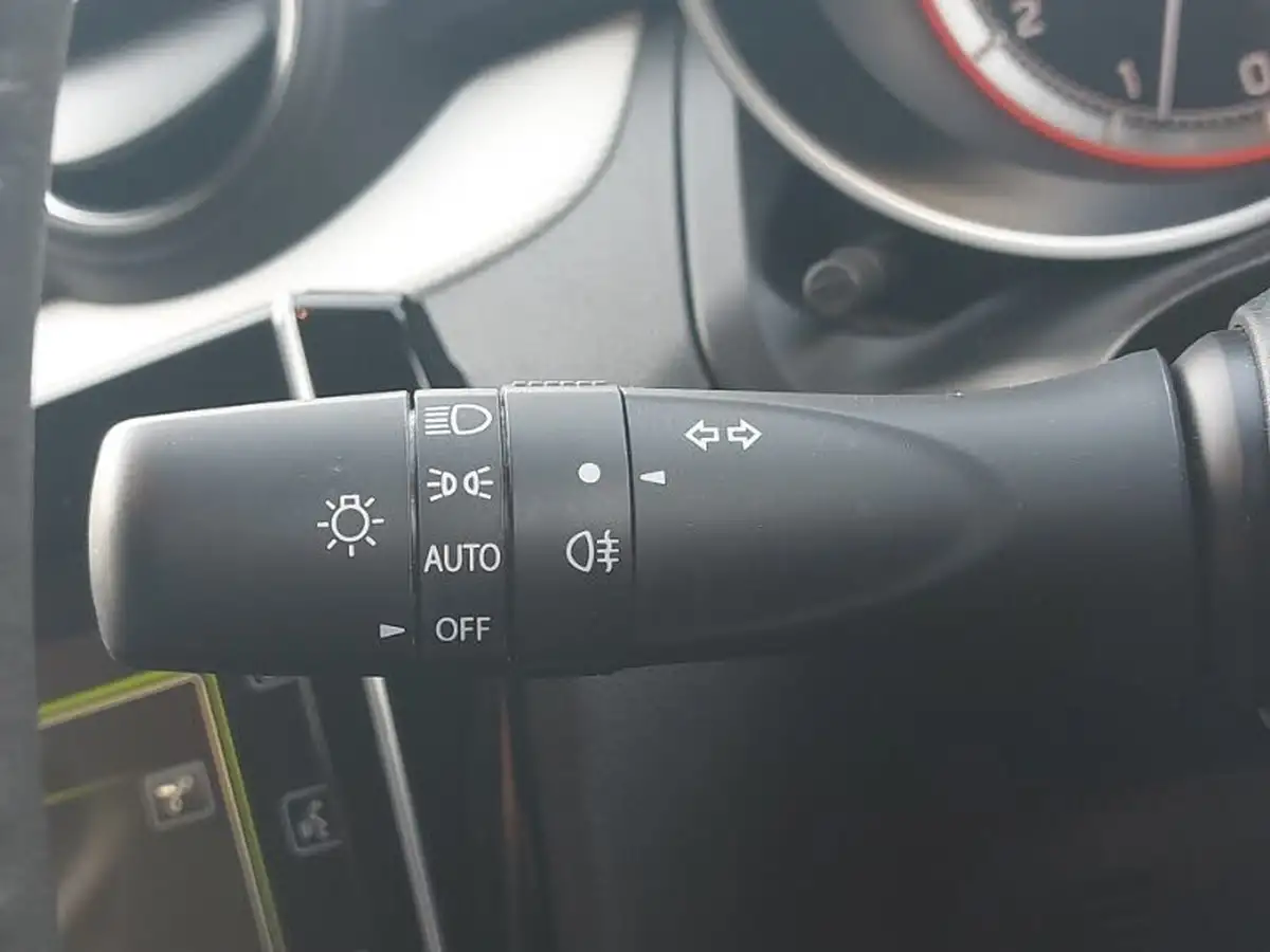 2023-suzuki-swift-12-dualjet-sz-l-big-15