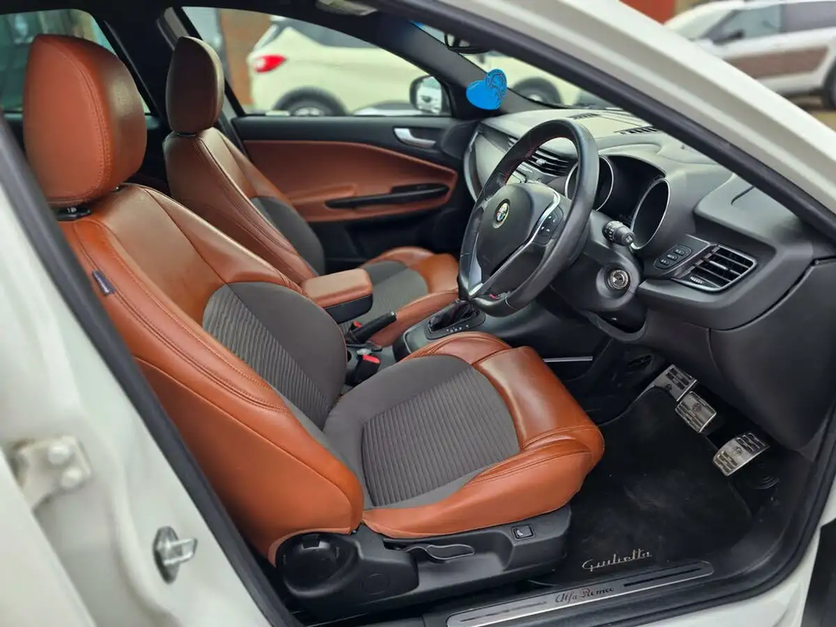 2015-alfa-romeo-giulietta-14-tb-exclusive-alfa-tct-big-40
