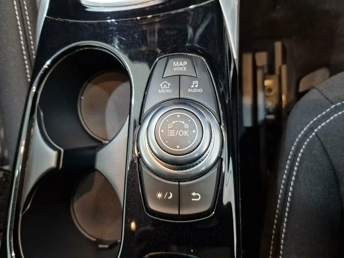2019-infiniti-q30-22d-sport-big-69