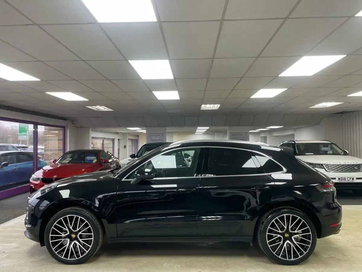 2020-porsche-macan-30-s-big-11