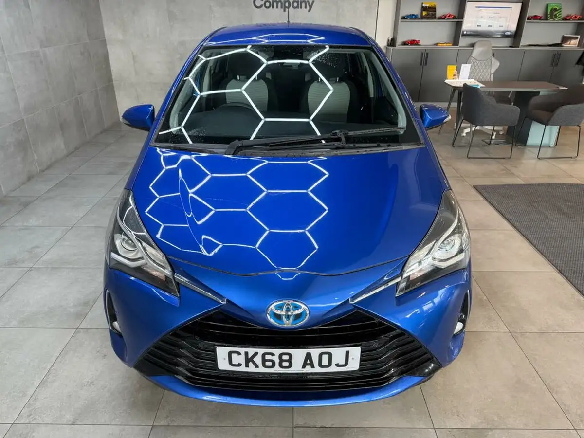 2018-toyota-yaris-15-vvt-i-icon-tech-hybrid-big-3