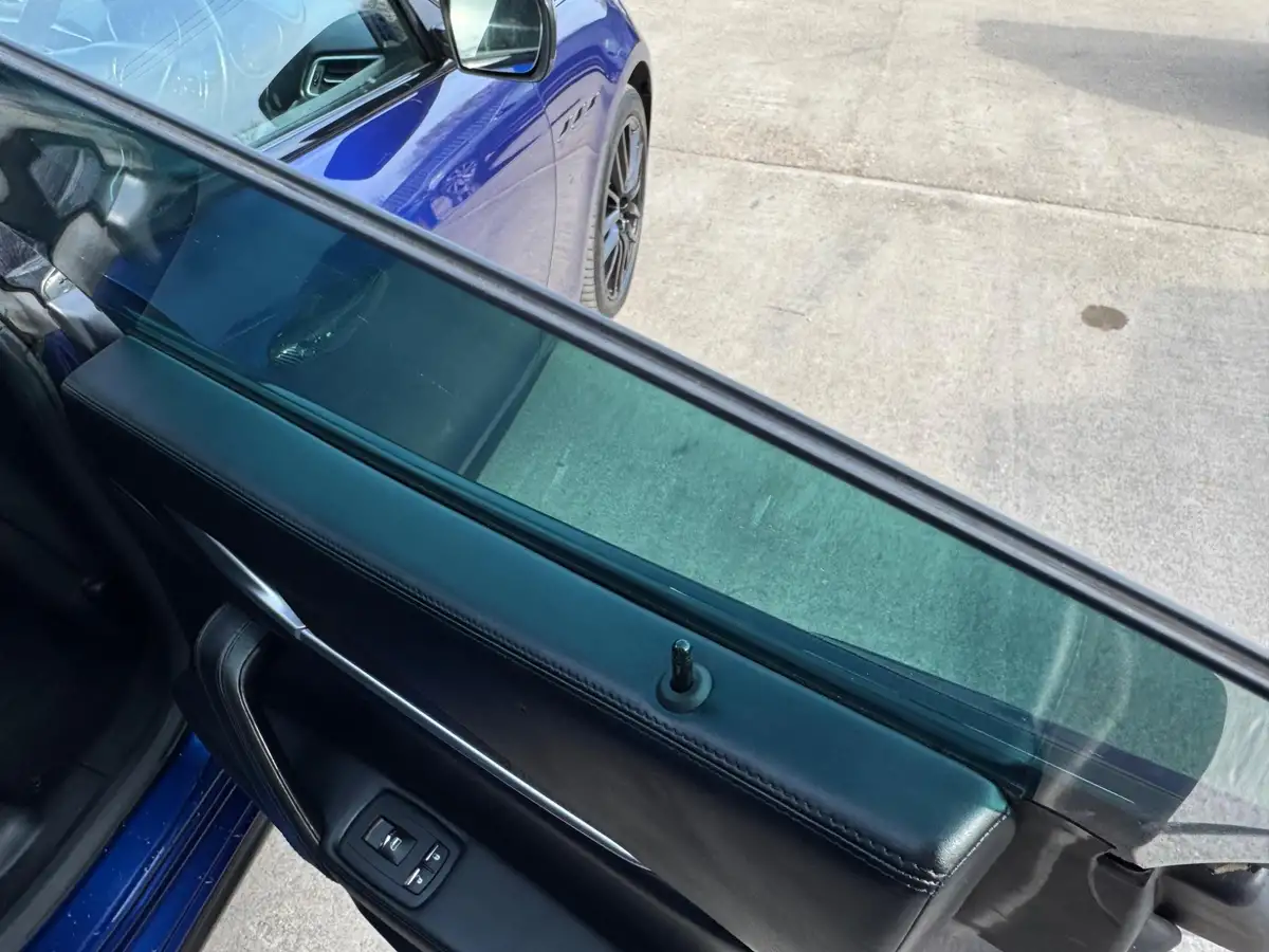 2014-maserati-ghibli-30td-big-40