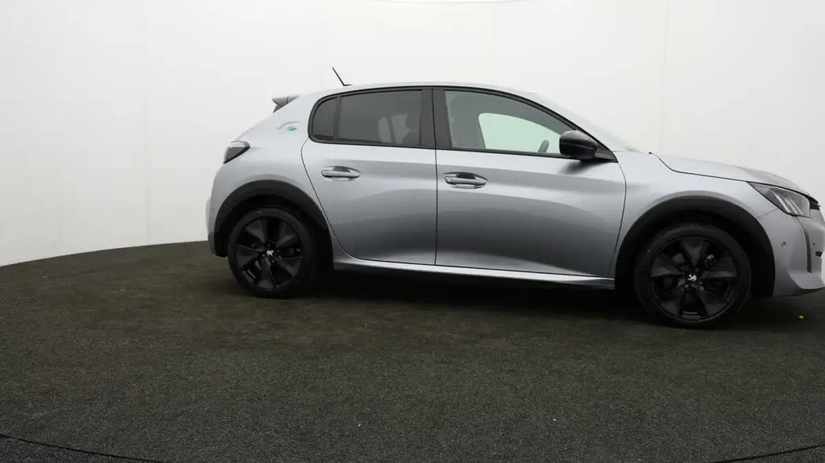 2021-peugeot-208-e-gt-50kwh-big-34