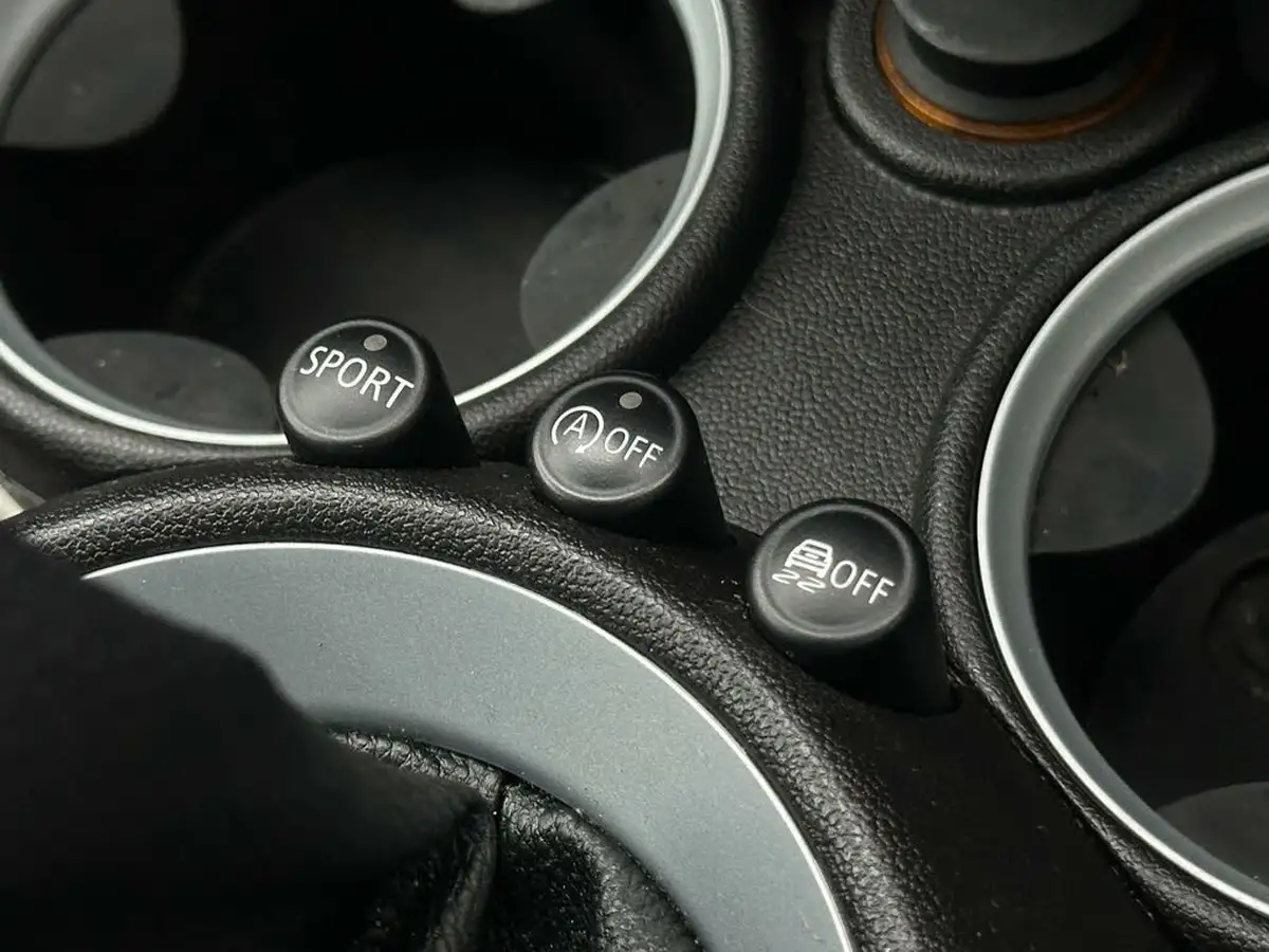 2012-mini-cooper-16-cooper-s-avenue-coupe-3d-big-18