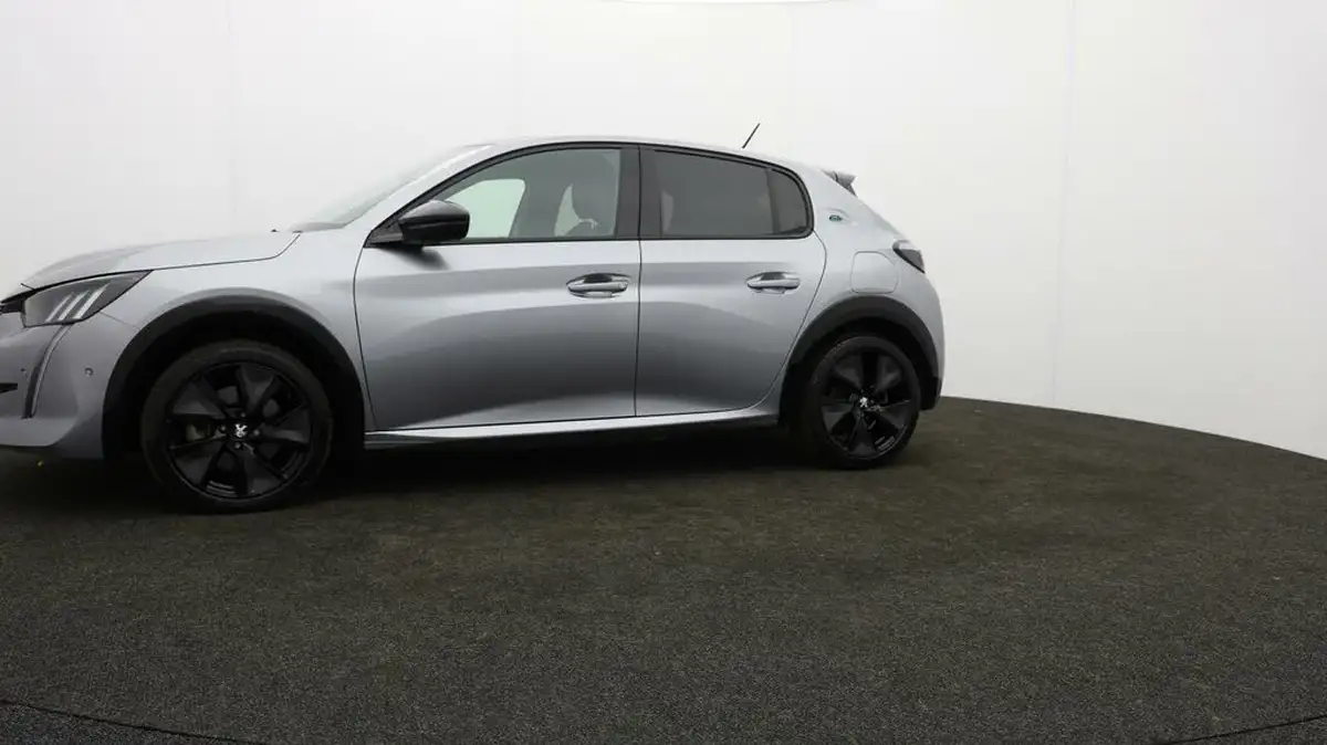 2021-peugeot-208-e-gt-50kwh-big-58
