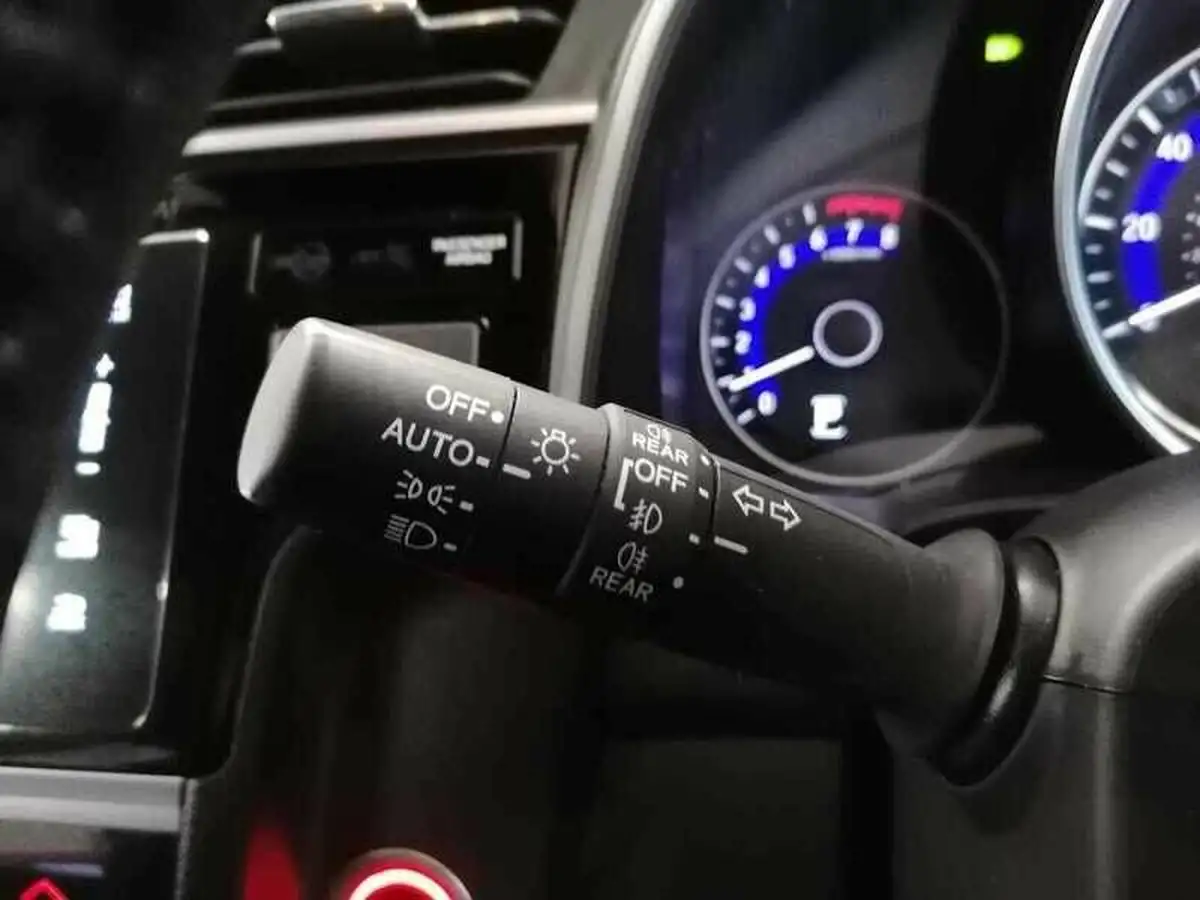 2018-honda-jazz-13-i-vtec-ex-cvt-big-20