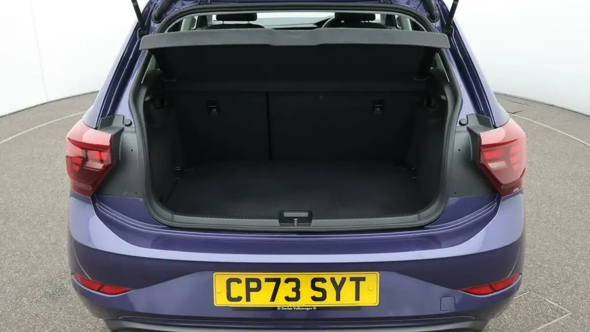 2024-volkswagen-polo-10-life-big-17