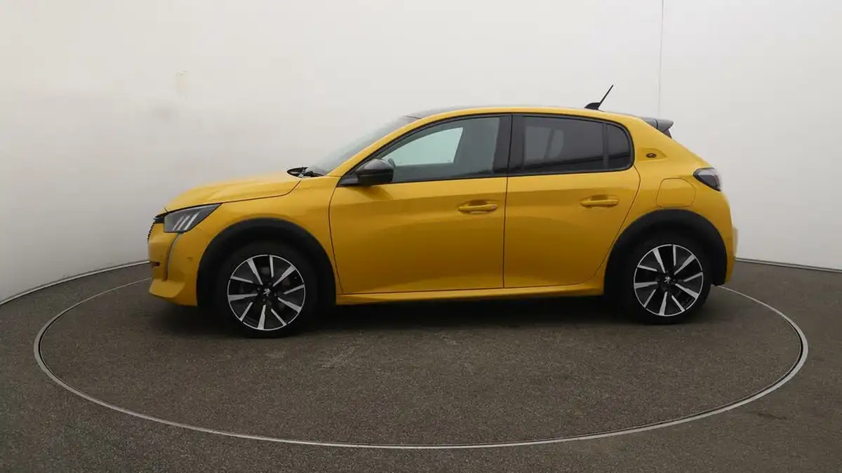 2021-peugeot-208-e-gt-premium-big-4