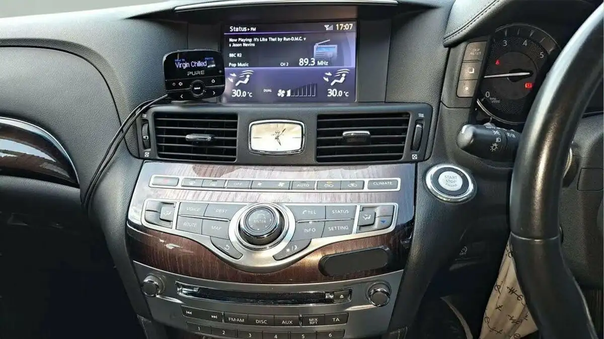 2016-infiniti-q70-22td-premium-big-2